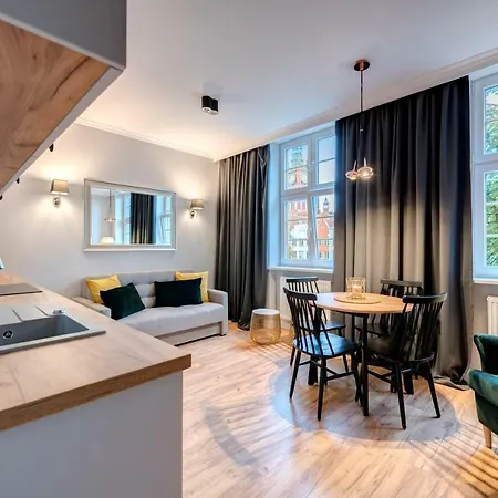 Dom & House - Apartments Old Town Ogarna